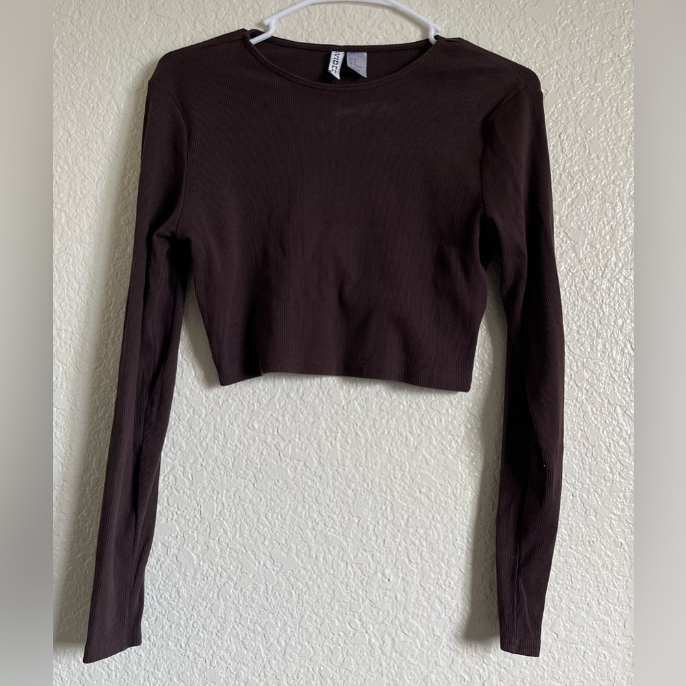 Brown crop top 🤎